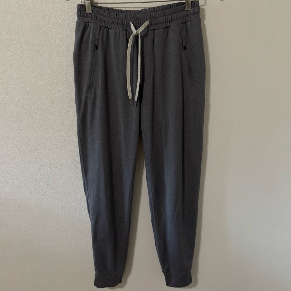 Vuori Pronto Performance Pants Gray DreamKnit Joggers Loungewear V438-Medium